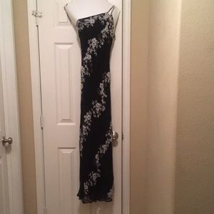 Strap on left shoulder